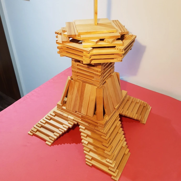 Mini Eiffel Tower wooden model – quick Kapla construction of Paris landmark