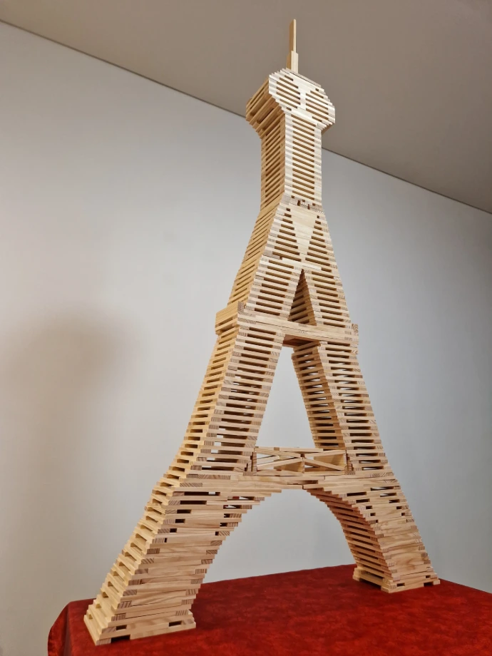 Eiffel-Tower-kapla-planks-model