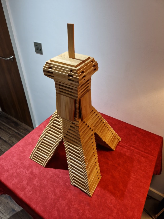 Eiffel-Tower-kapla-planks-model