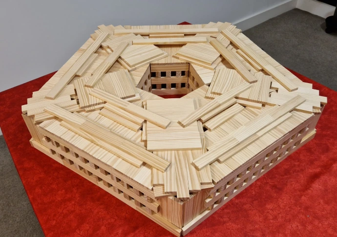 Pentagon-kapla-planks-model