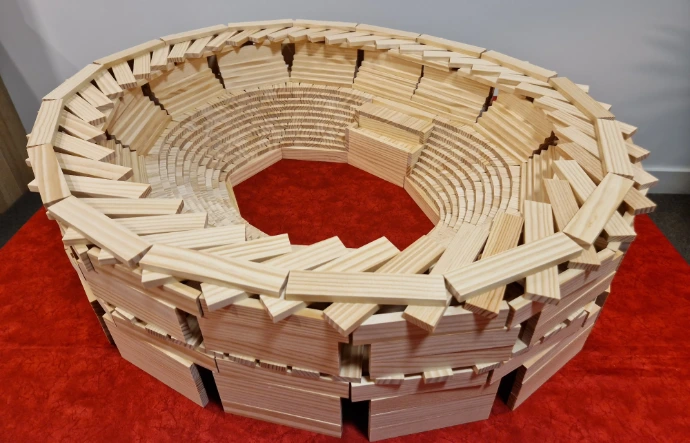 Colosseum-kapla-planks-model