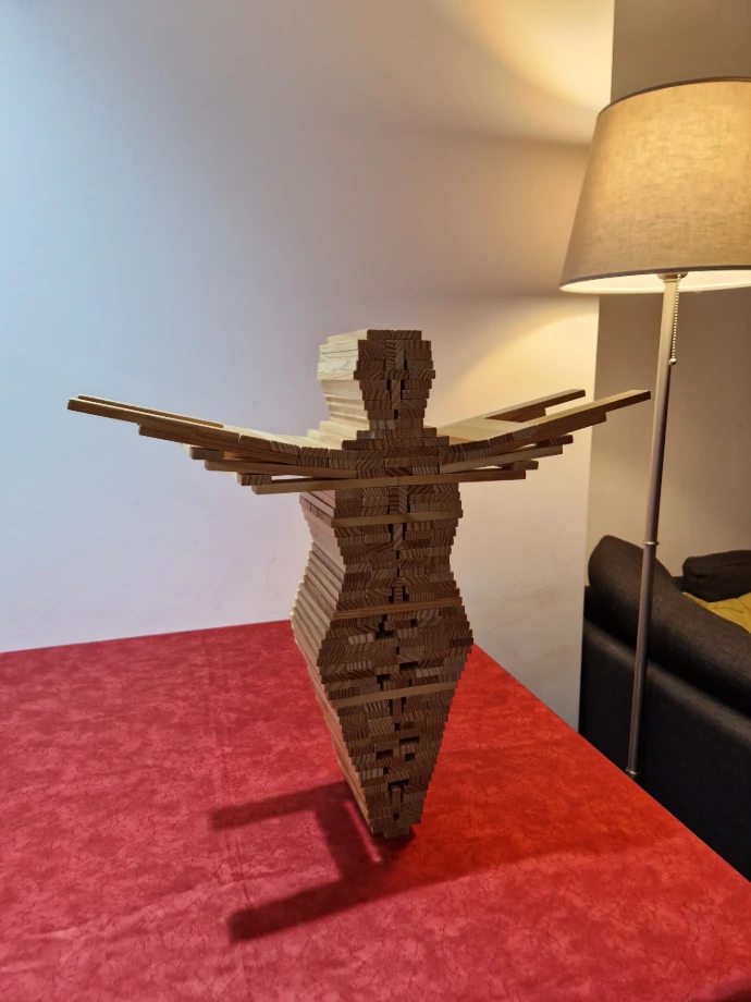 Woman-statue-kapla-planks-model