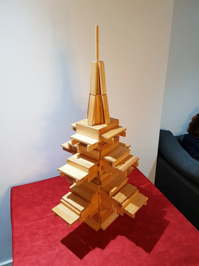 Christmas-tree-kapla-planks-model