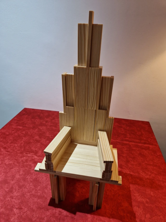 Kapla-throne-kapla-planks-model