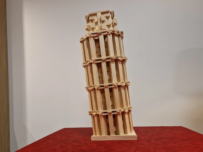 Leaning-Tower-of-Pisa-kapla-planks-model