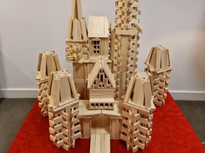 Disney-Castle-kapla-planks-model