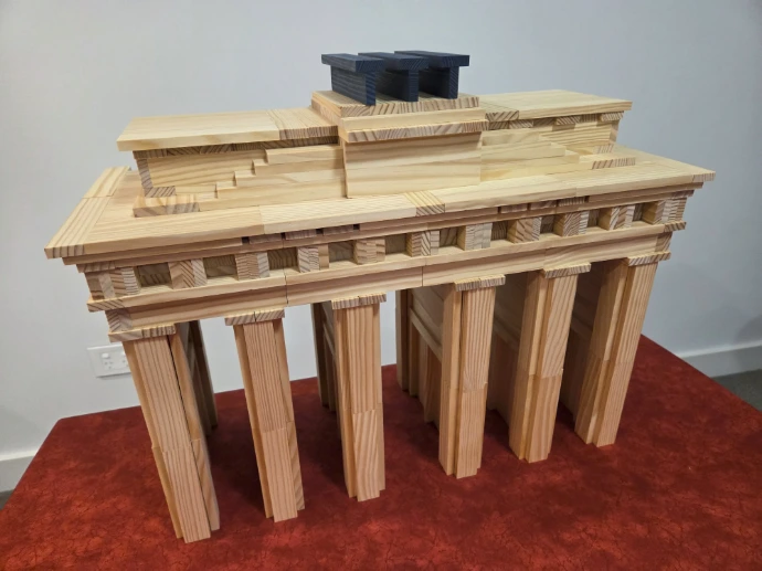 Brandenburg-Gate-kapla-planks-model